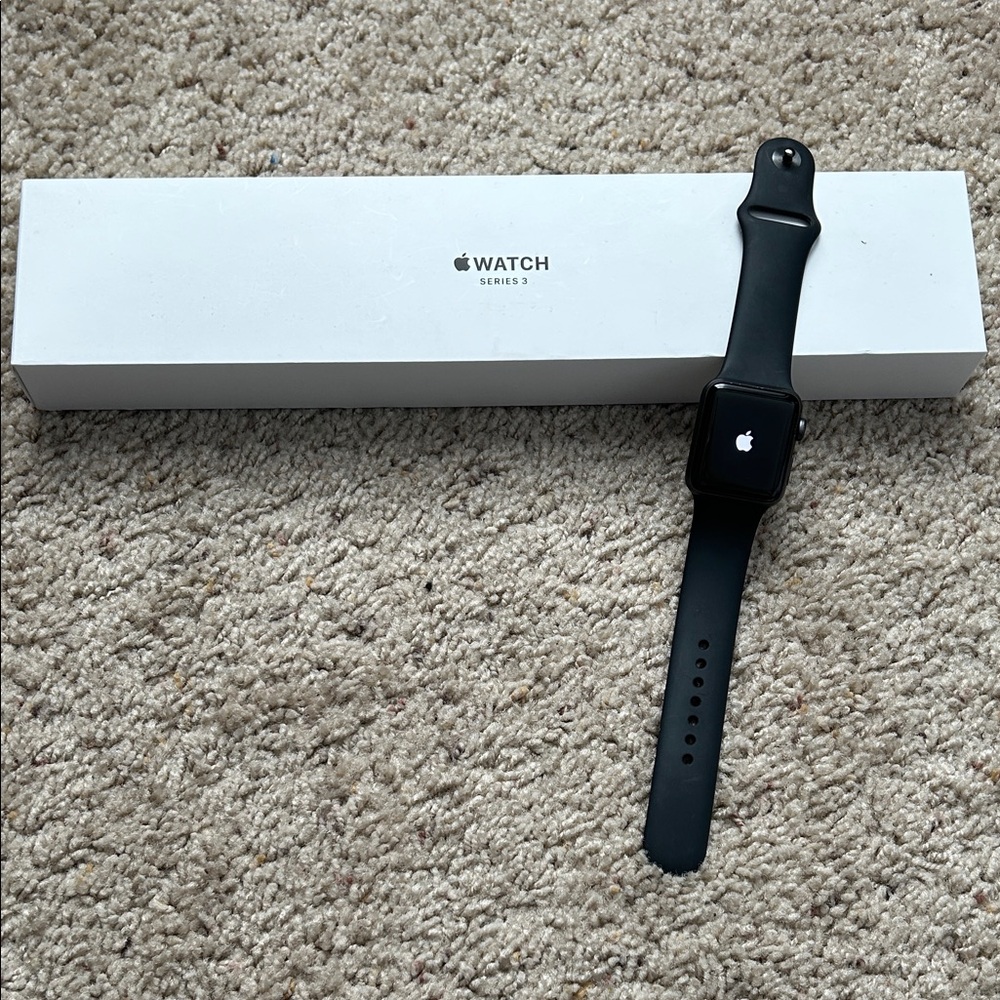 Apple Watch Series 3 in Space Gray Aluminum